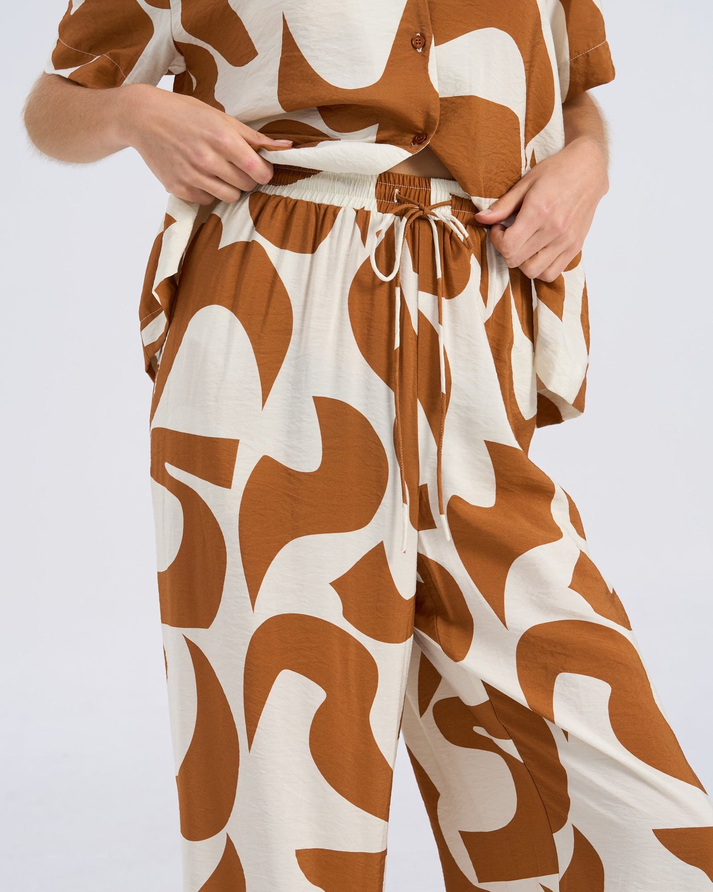 VMGEO PRINTED PANTS