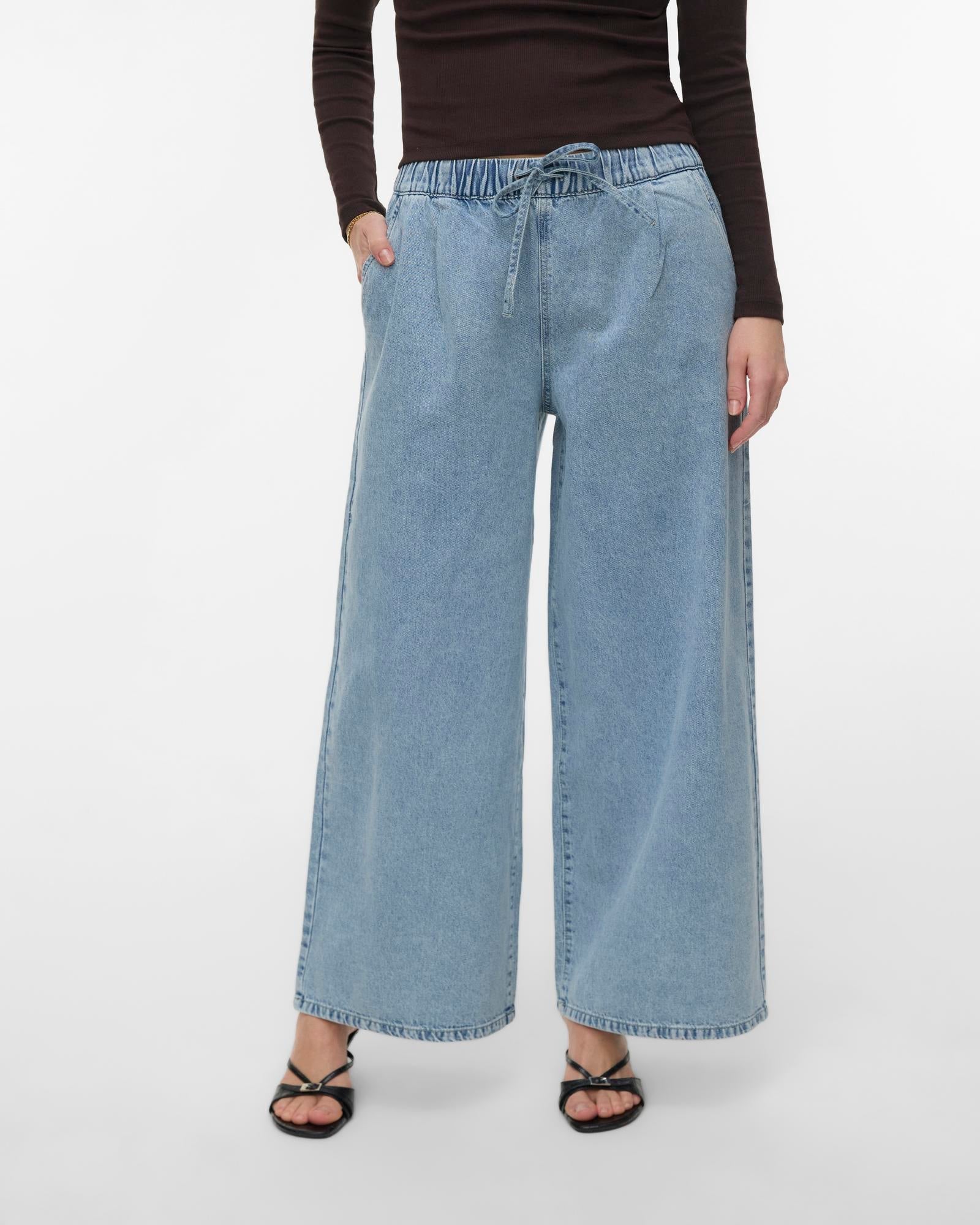 VMVALERIA WIDE PULL-ON JEANS