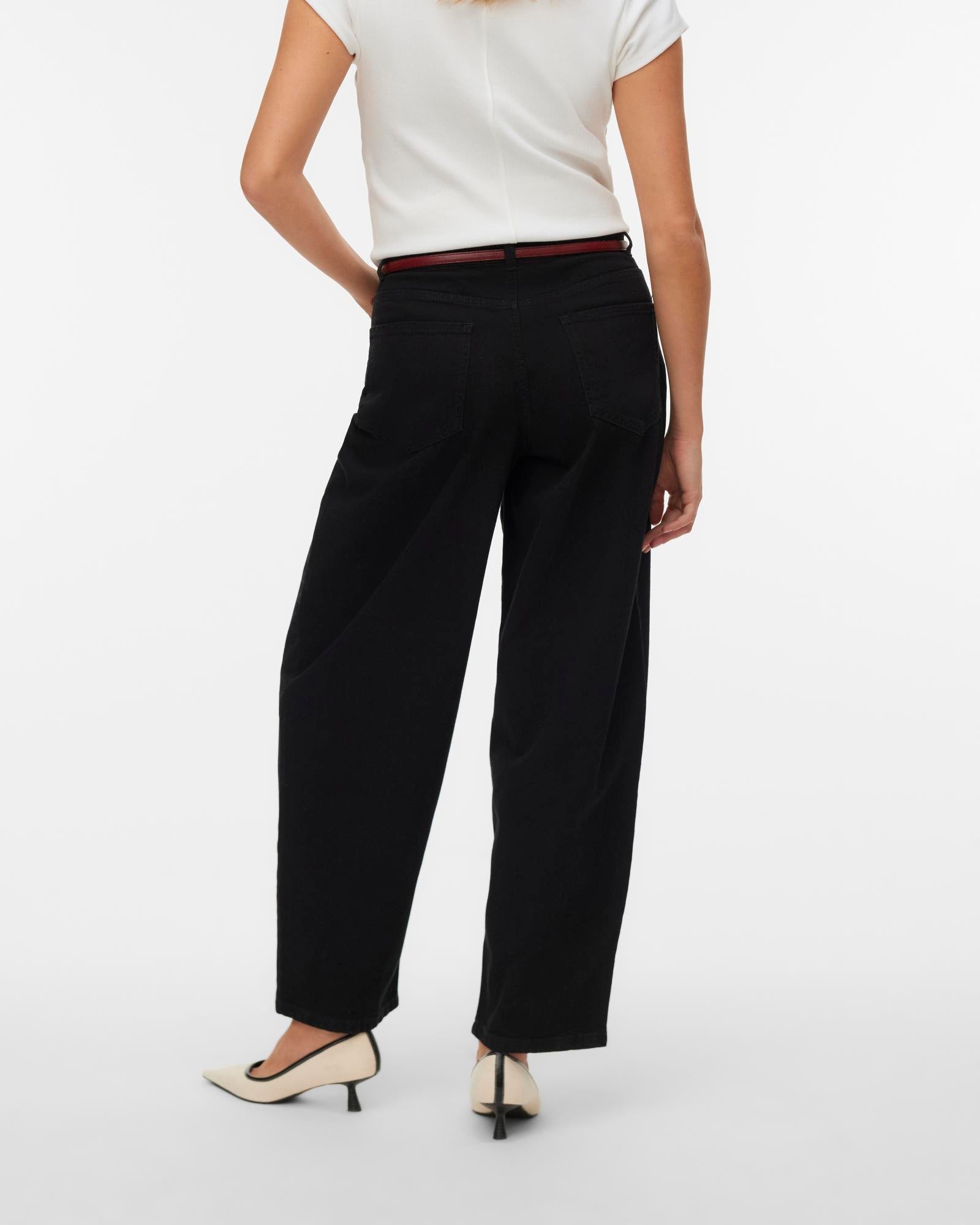 VMKIRSA EVA HIGH-RISE BARREL JEANS
