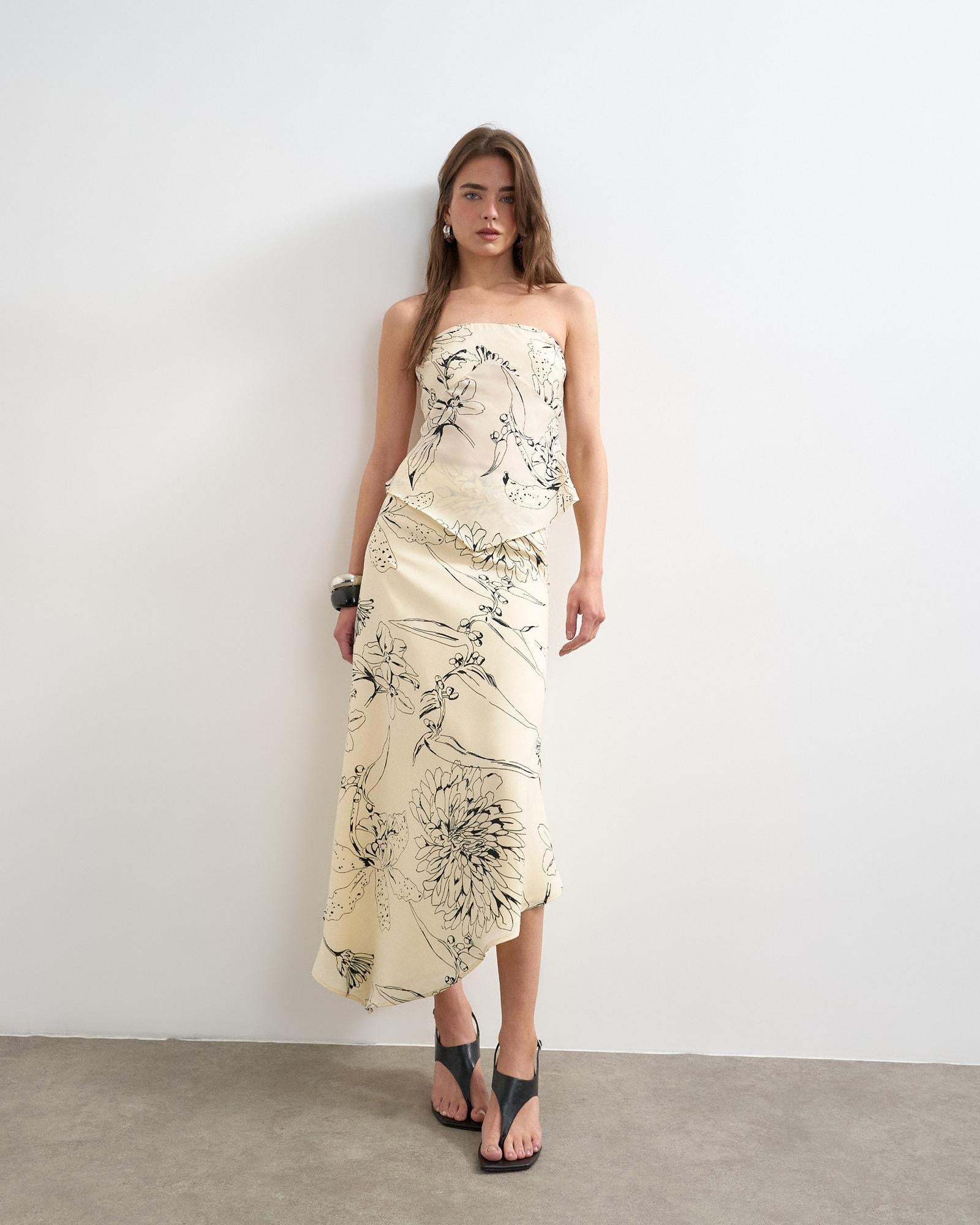 TSSCARLET STRAPLESS TOP
