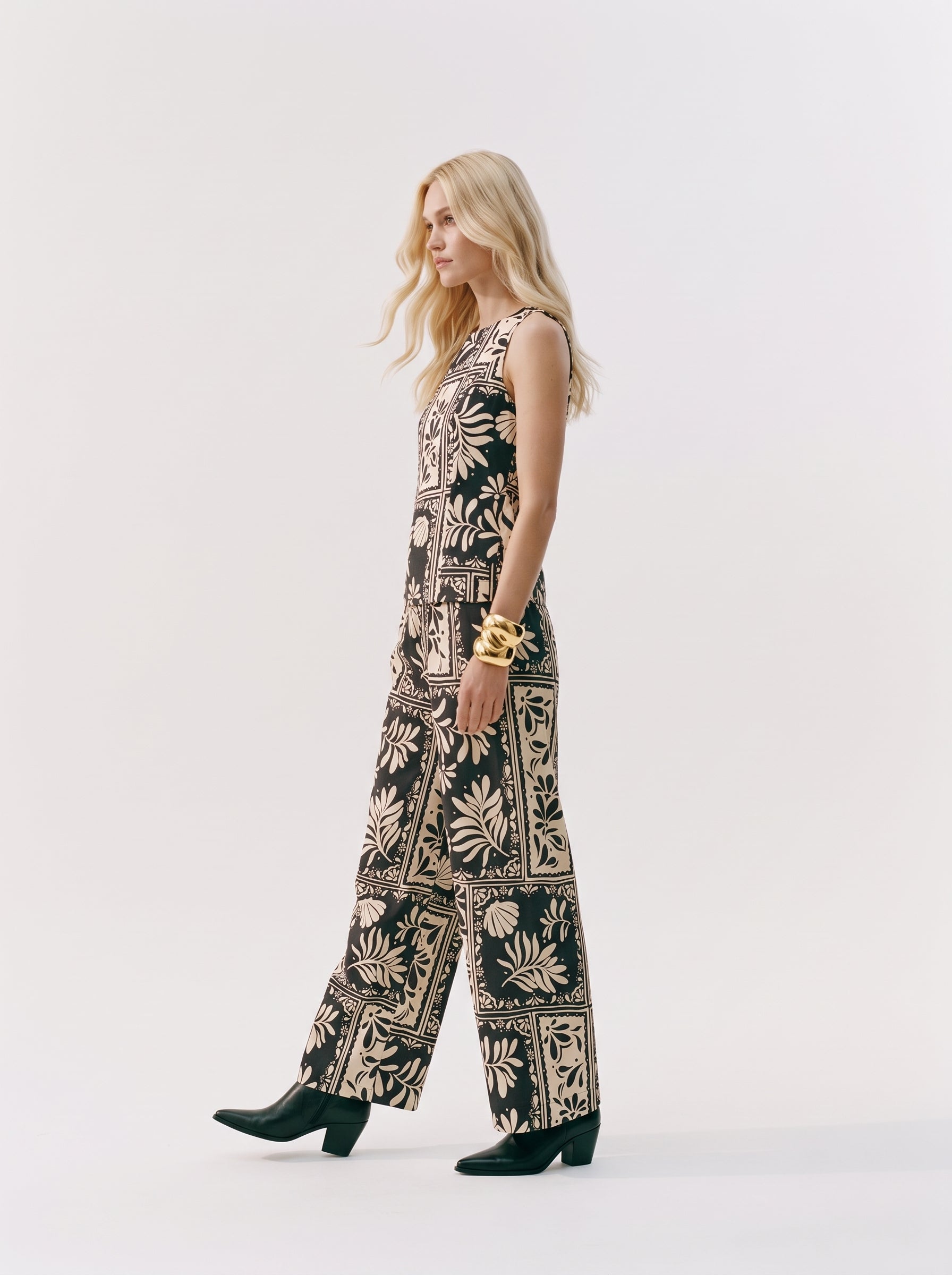 VMKELLY Trousers - Black